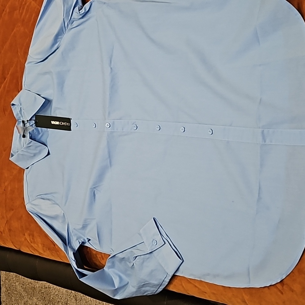 Brand new with tags poplin button down shirt